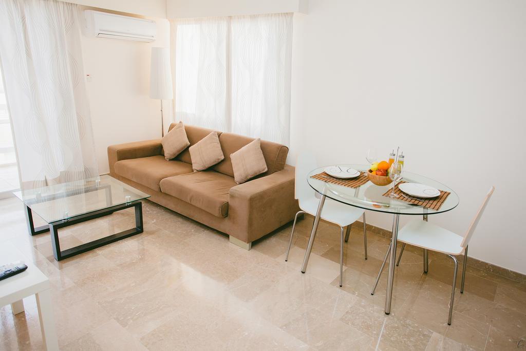 Vega Apartments リマソール エクステリア 写真