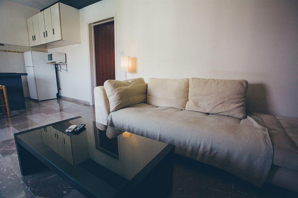 Vega Apartments リマソール エクステリア 写真