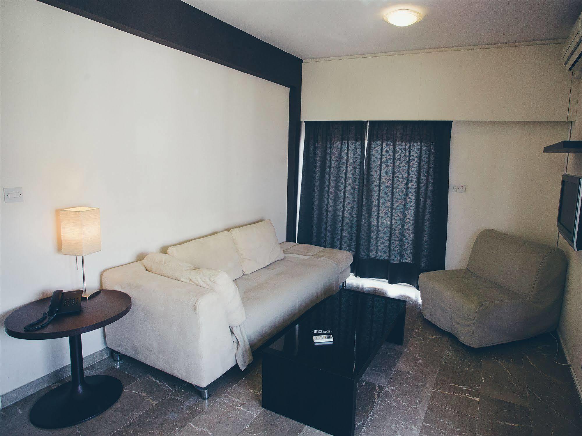 Vega Apartments リマソール エクステリア 写真