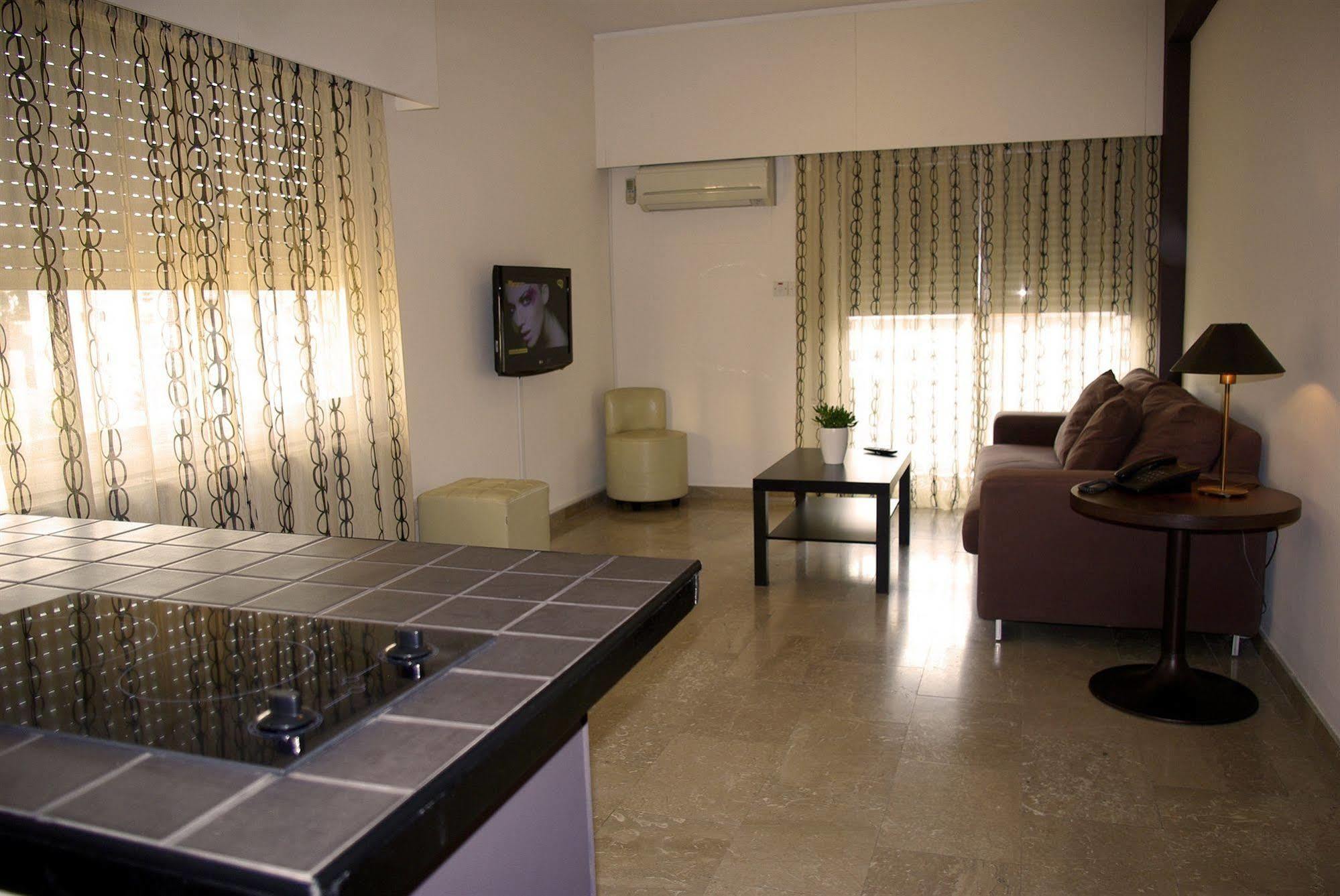 Vega Apartments リマソール エクステリア 写真