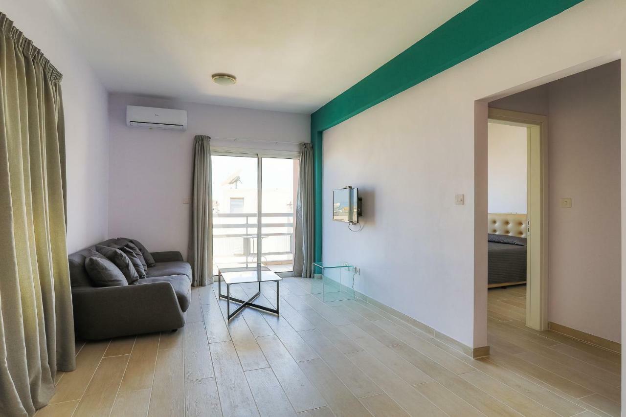 Vega Apartments リマソール エクステリア 写真